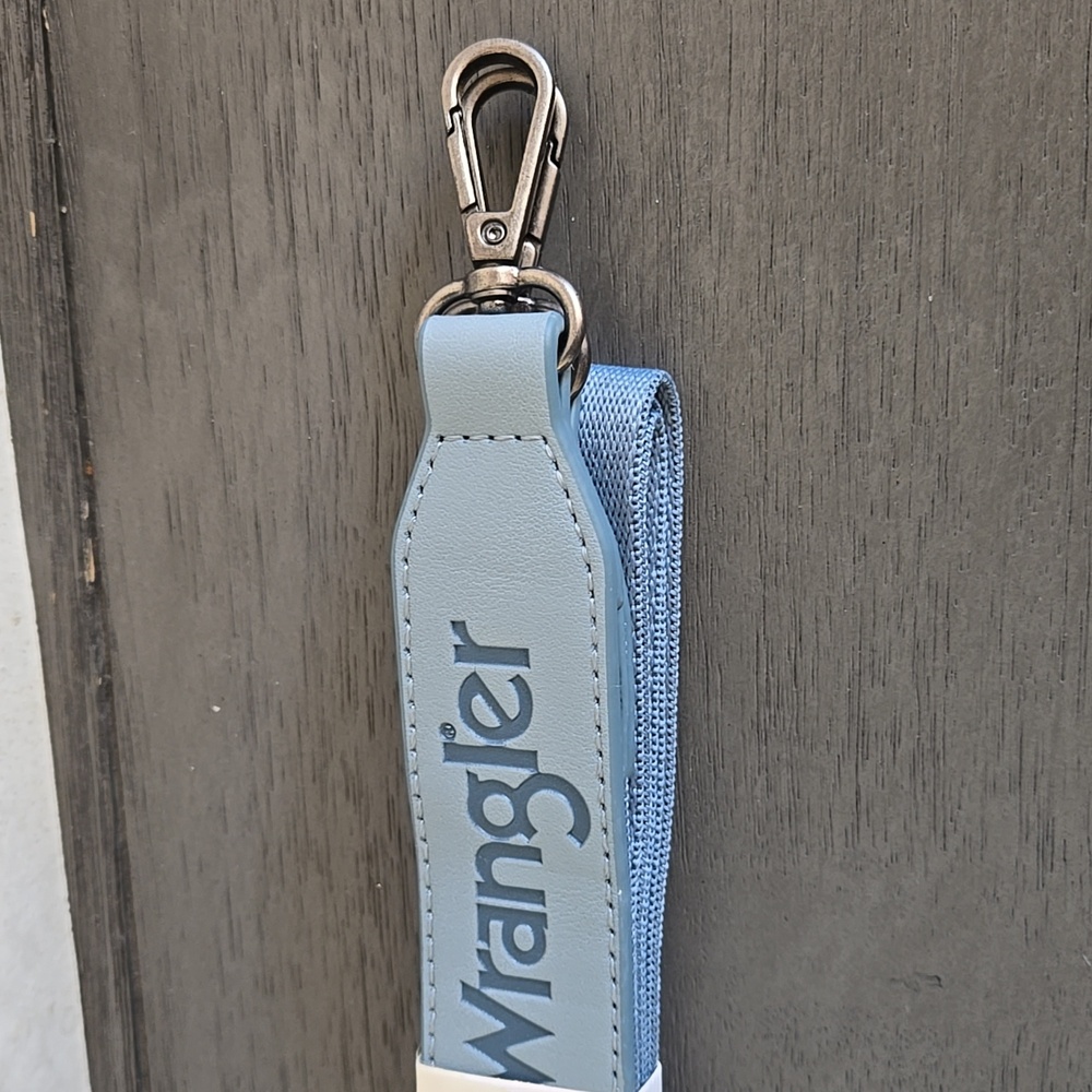 Wrangler Crossbody Bag - Picture 8 of 9